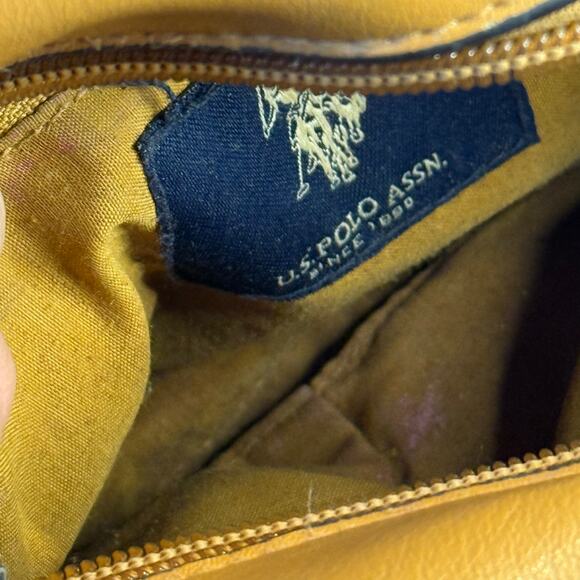 U.S. Polo Assn. Crossbody Bag - Picture 8 of 8